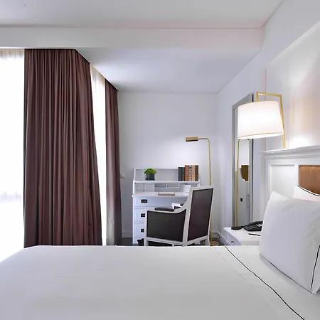 Nh Centro 酒店 辛特拉