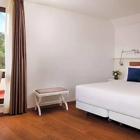 Nh Centro Hotel 4*