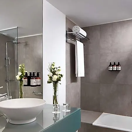 Nh Centro Hotel 4*