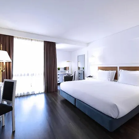 Hotell Nh Centro 4*